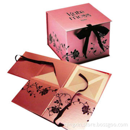 Foldable Paper Gift Boxes with Magnet, Ribbon, Various Sizes AvailableNew